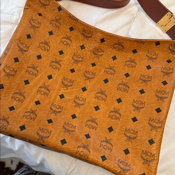 MCM Handbag - Picture 6 of 7